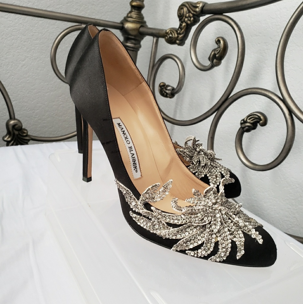 Manolo Blahnik Embelished Swan Black Satin Pump